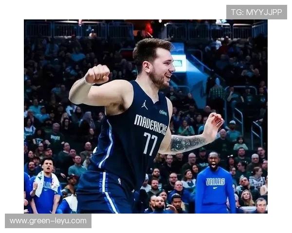 东契奇三分效率提升显著，关键时刻助独行侠拉开比分