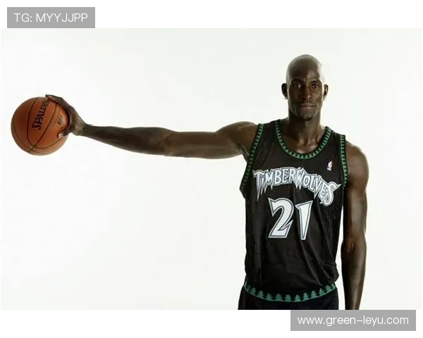 加内特挡拆拉开空间提升球队篮板控制力对比浓眉明显增强内线威胁