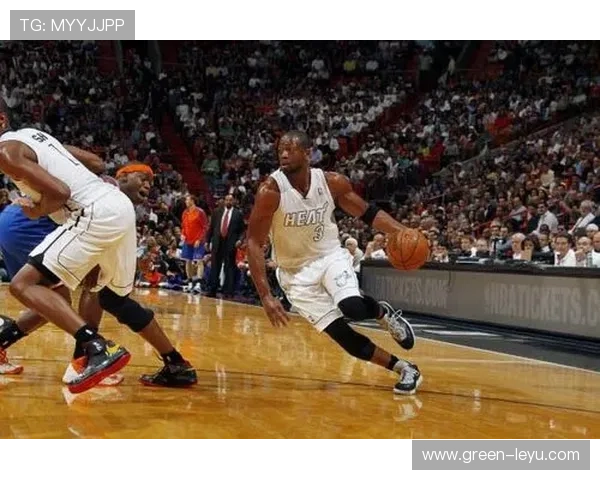 武切维奇高位挡拆压制对手大个，得分效率胜上季