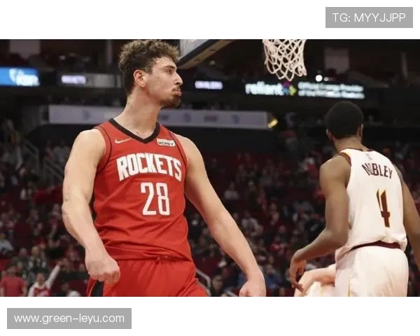 杰伦·格林单打制造空位，效率领先申京挡拆