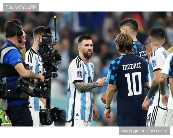 梅西与莫德里奇组织核心角色及场上影响力对比分析