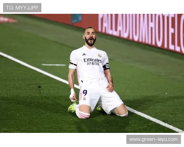 本泽马 vs 大罗：两人巅峰期“核心中锋”角色与统治力差异何在